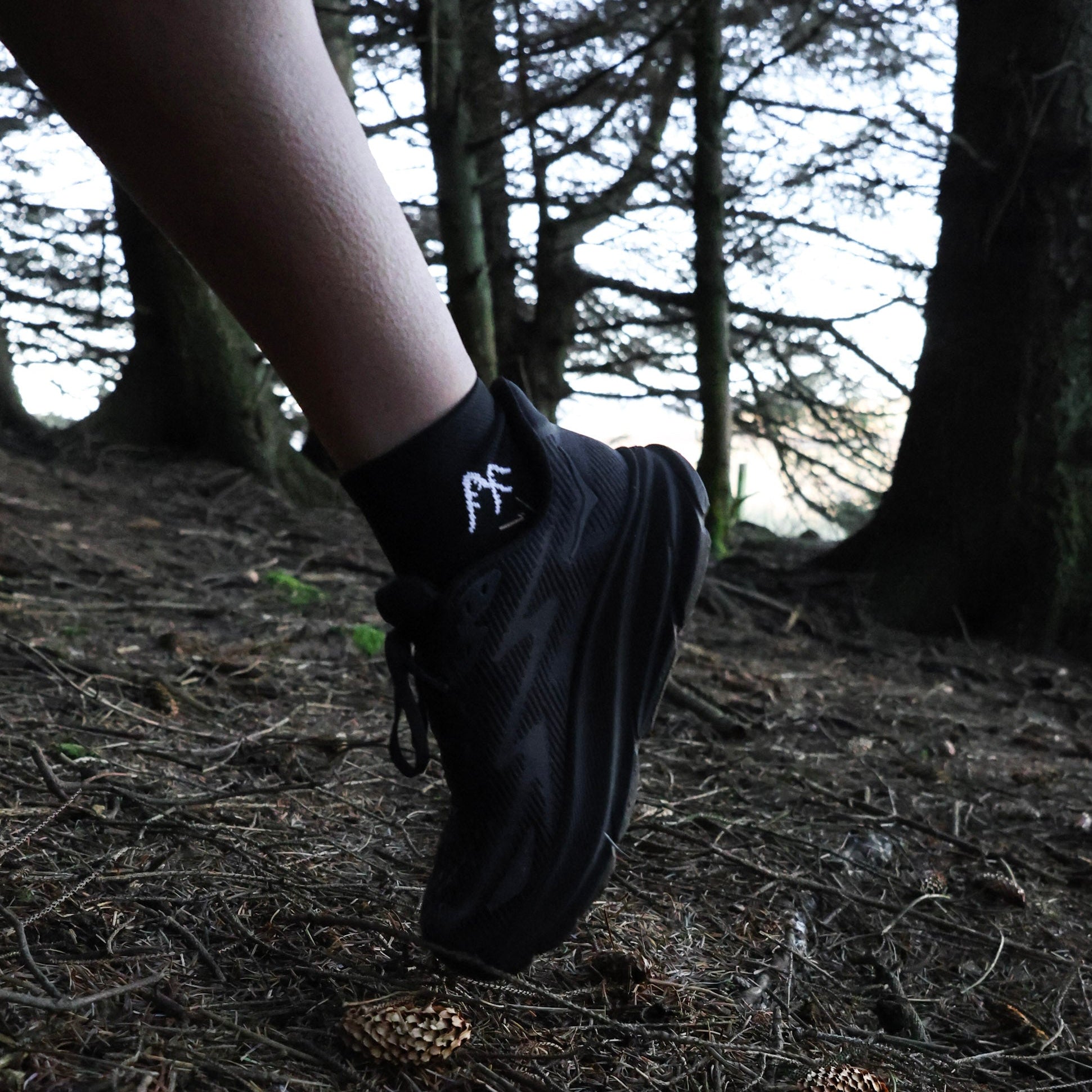 Black Short Crew Running Socks | Technical Blend