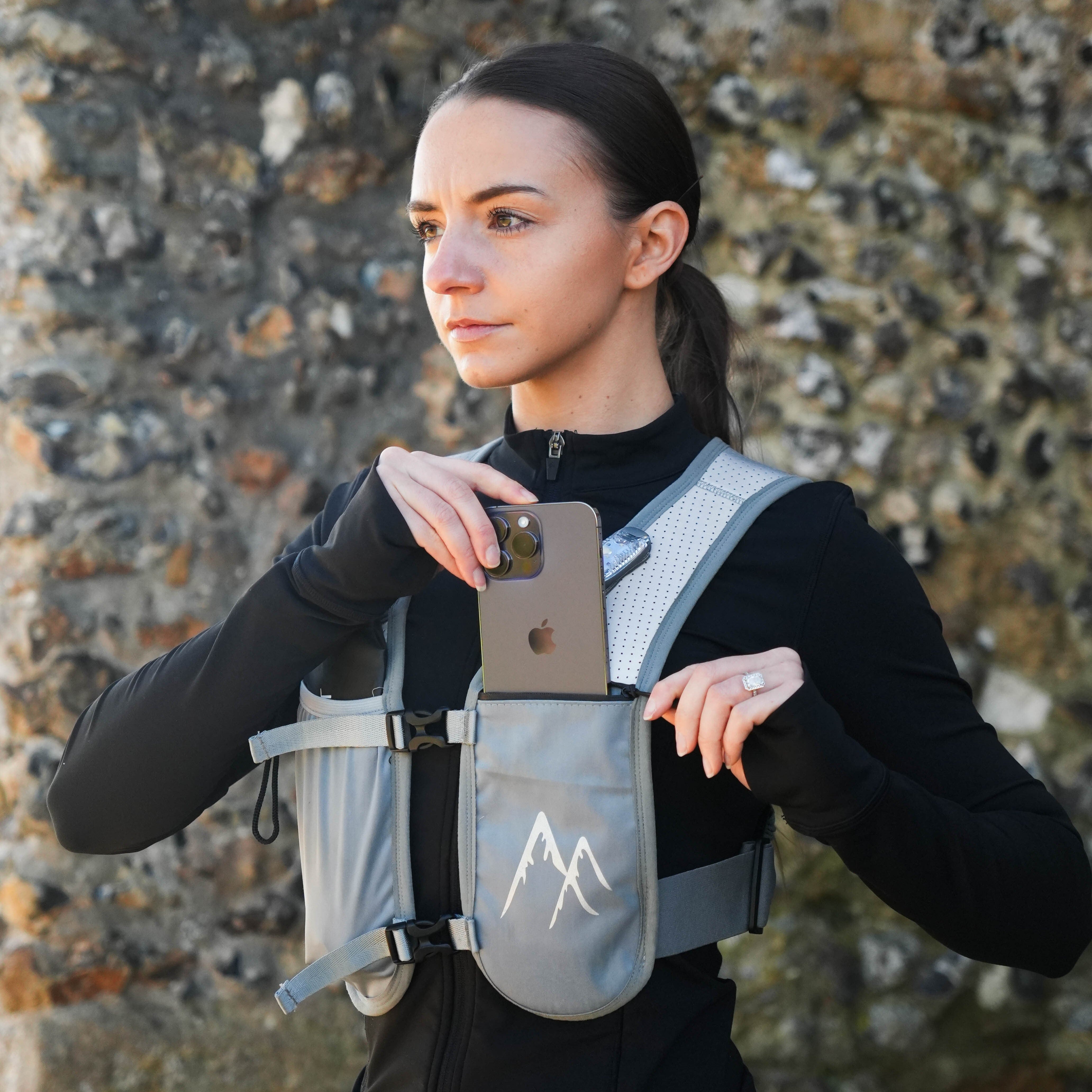 Graue ArcticFit LED-Laufweste